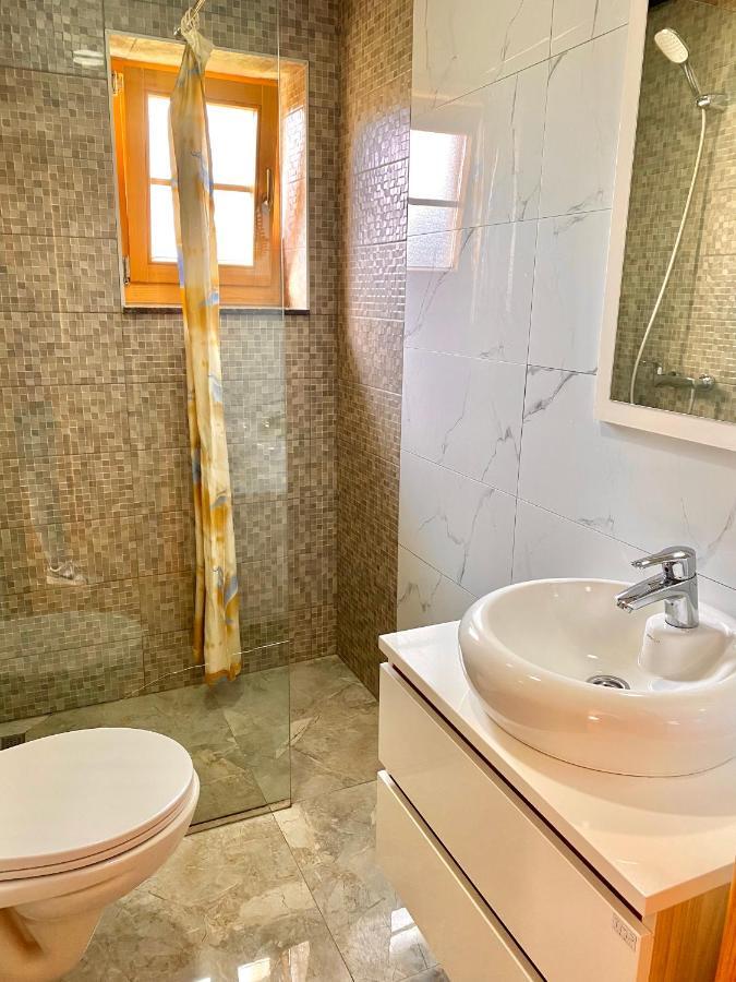 Guest House Plitvice Waterfall พลิตวิชกา เยเซรา ภายนอก รูปภาพ