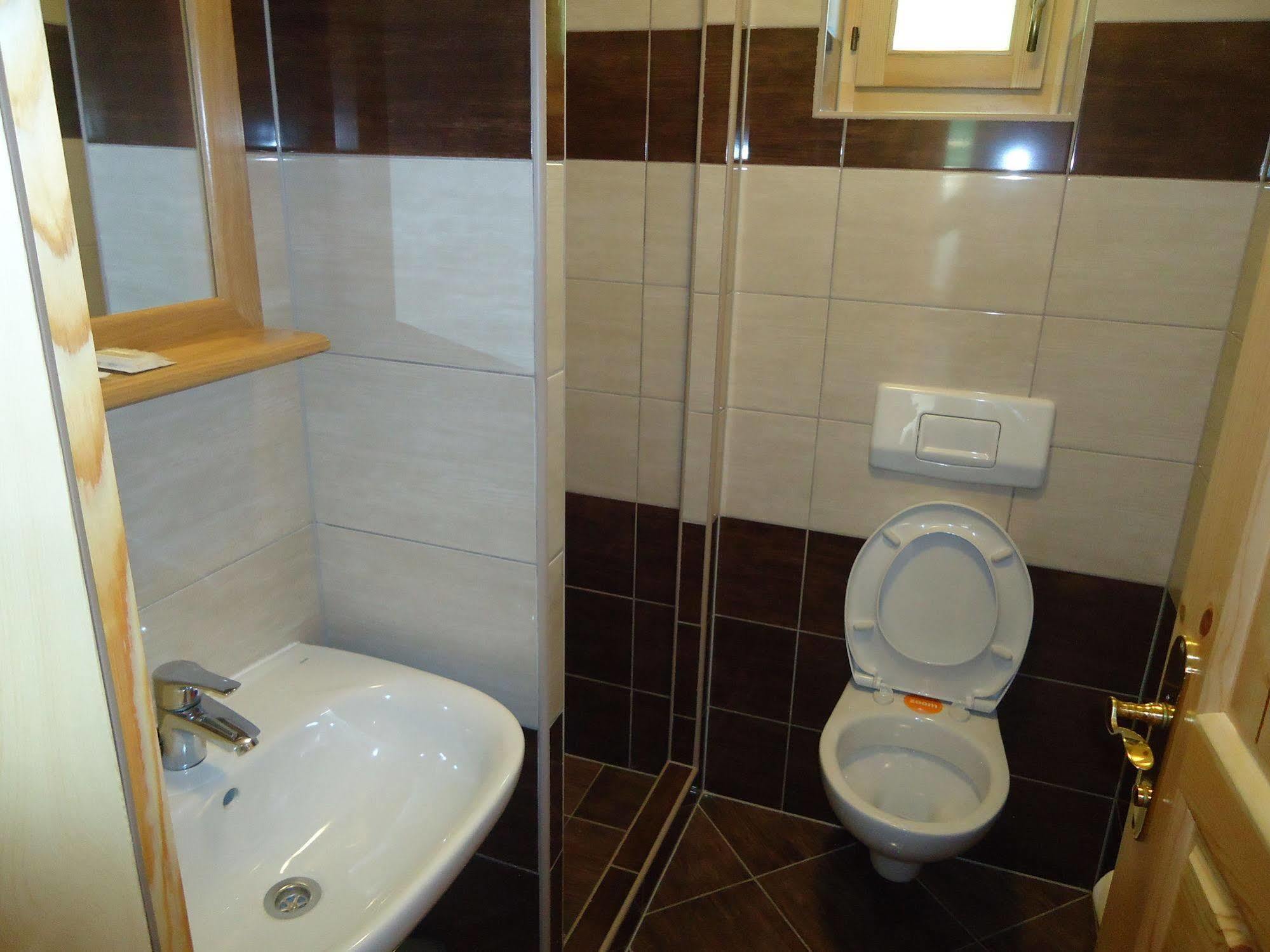 Guest House Plitvice Waterfall พลิตวิชกา เยเซรา ภายนอก รูปภาพ