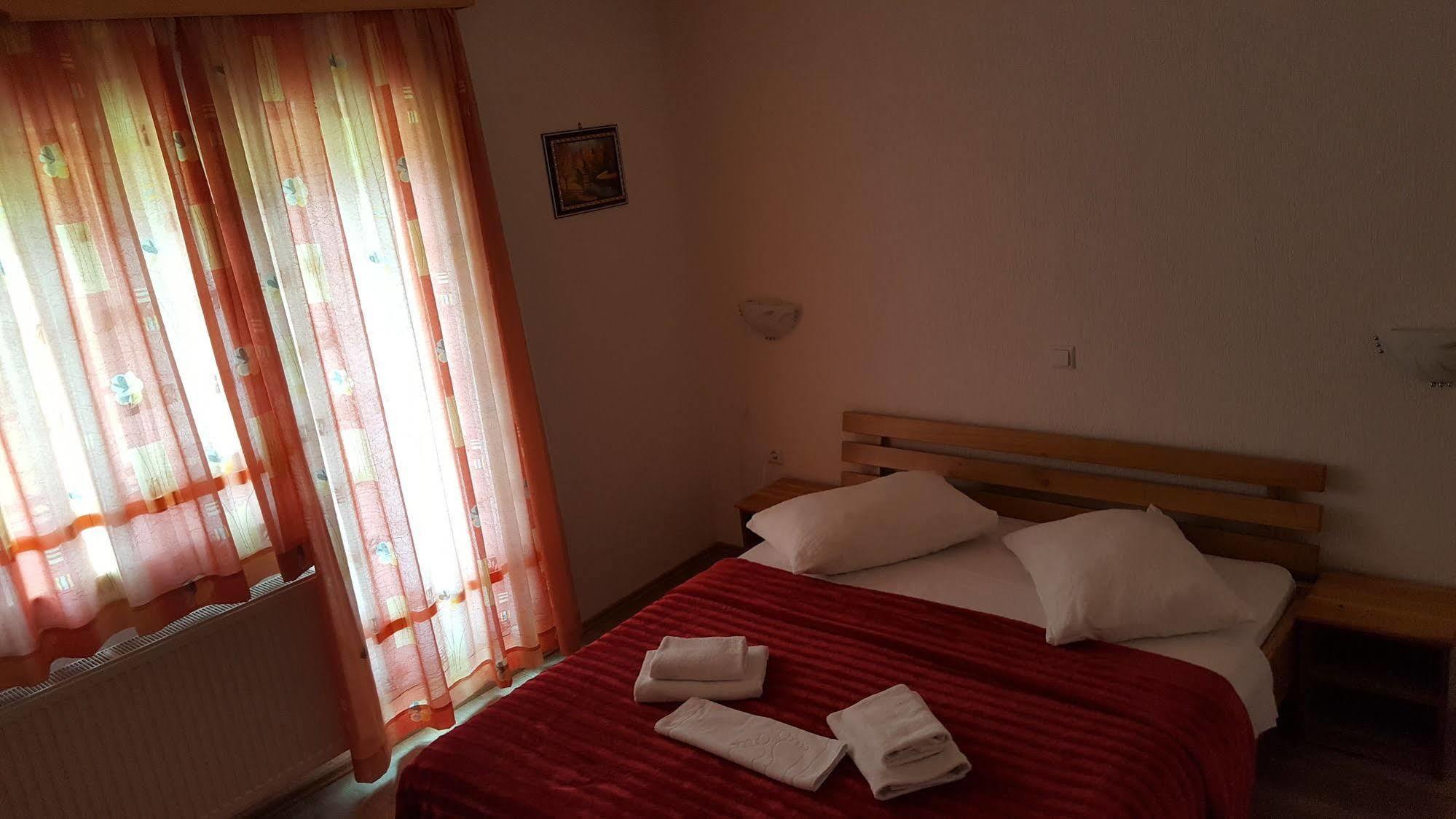Guest House Plitvice Waterfall พลิตวิชกา เยเซรา ภายนอก รูปภาพ