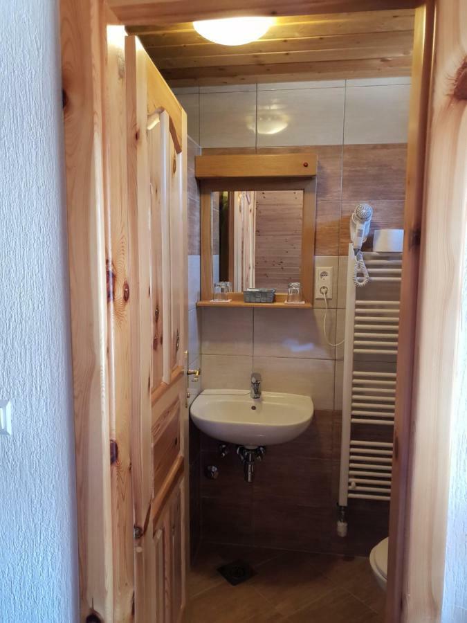 Guest House Plitvice Waterfall พลิตวิชกา เยเซรา ภายนอก รูปภาพ